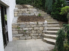 Scheuermann-Naturstein-Showroom-Blockstufen-47